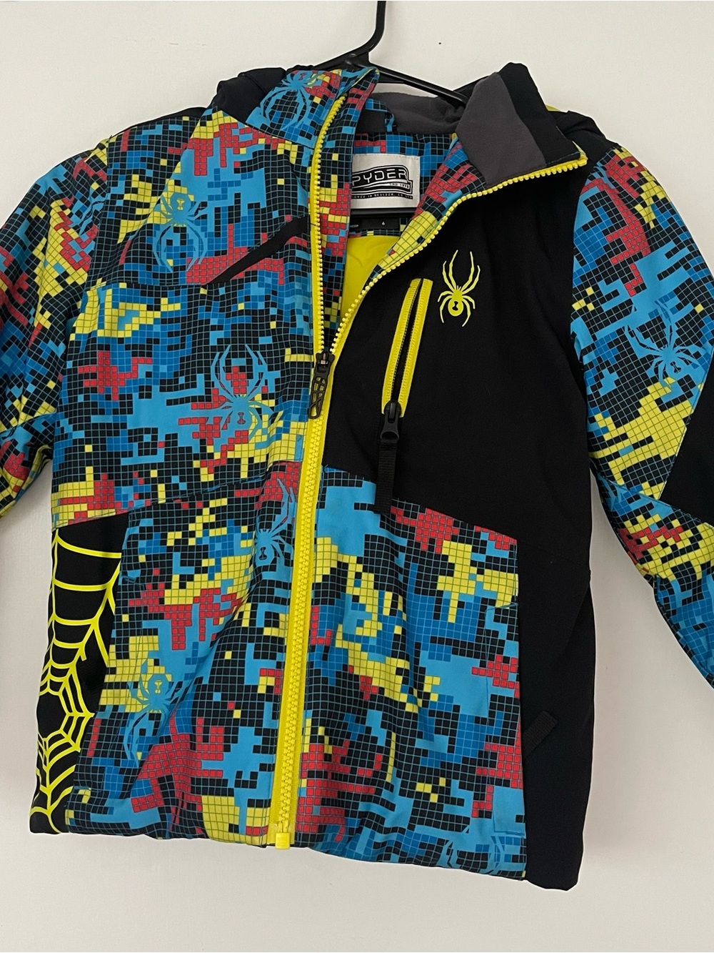 Spyder Kids Pixel-Print Hooded Puffer Jacket - Blue/Yellow/Black/Red boys size 6
